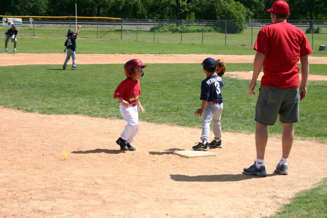 2006/05(May)/Tball-13th/640x480_2006-05-13-Tball-030-Mason.JPG