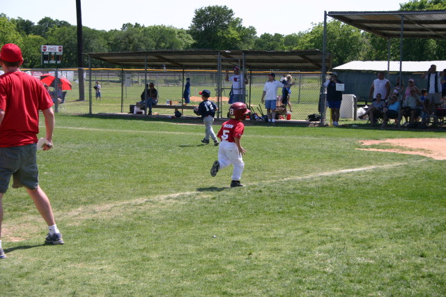 2006/05(May)/Tball-13th/640x480_2006-05-13-Tball-035-Mason.JPG