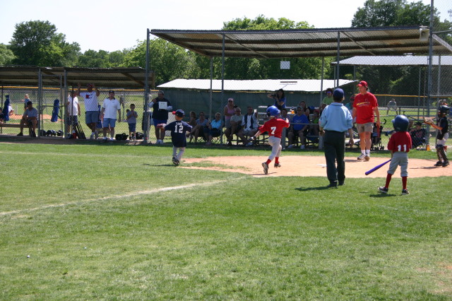 2006/05(May)/Tball-13th/640x480_2006-05-13-Tball-062-Matthew.JPG