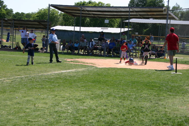 2006/05(May)/Tball-13th/640x480_2006-05-13-Tball-068-Brandon.JPG