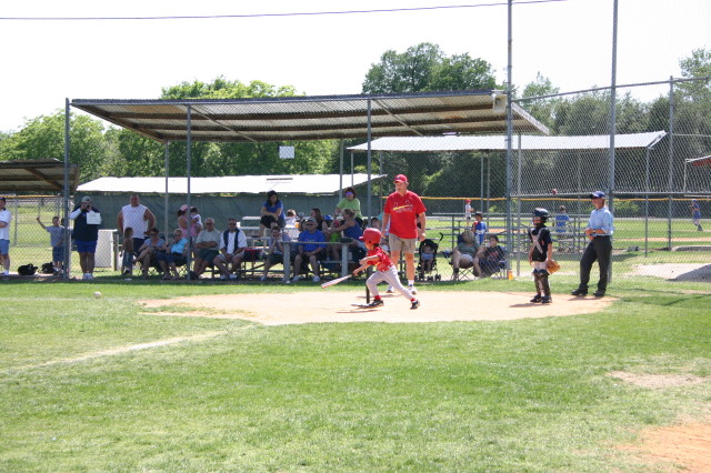 2006/05(May)/Tball-13th/640x480_2006-05-13-Tball-075-Amanda.JPG