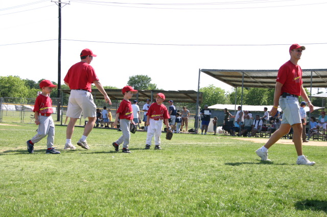 2006-05-13-Tball-125-Nick-Dax-Mason-Travis.JPG