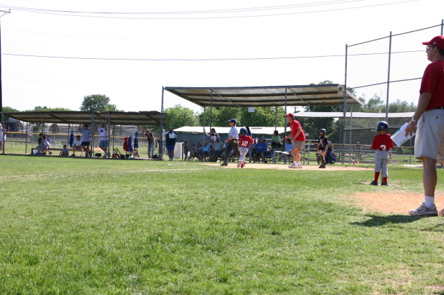 2006-05-13-Tball-172-Chance-scores.JPG