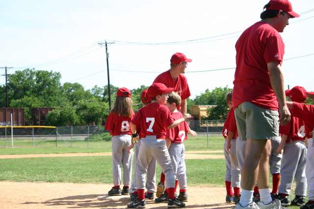 2006/05(May)/Tball-13th/640x480_2006-05-13-Tball-190-shake-hands.JPG