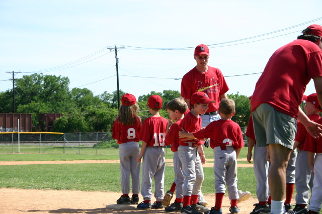 2006/05(May)/Tball-13th/640x480_2006-05-13-Tball-191-shake-hands.JPG