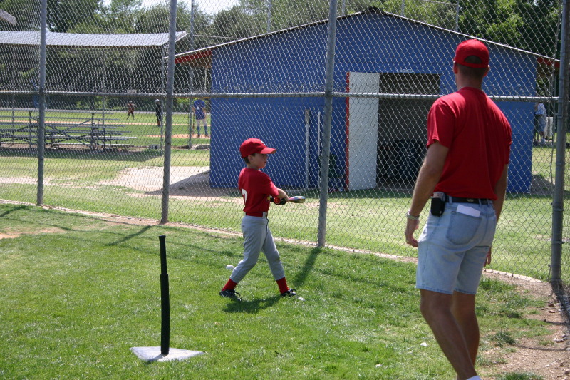 2006/05(May)/Tball-13th/800x600_2006-05-13-Tball-005-Matthew-Travis.JPG