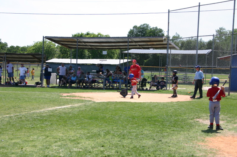 2006/05(May)/Tball-13th/800x600_2006-05-13-Tball-012.JPG