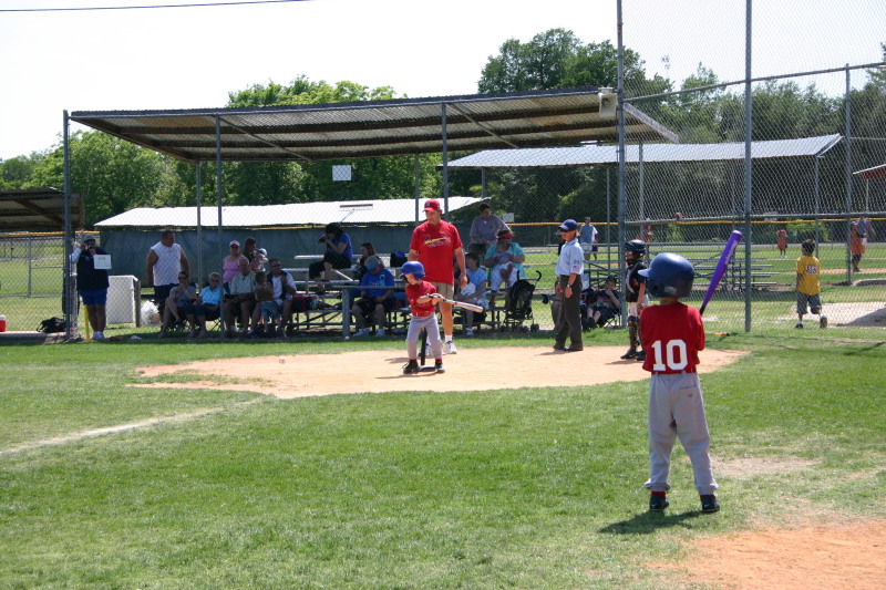 2006/05(May)/Tball-13th/800x600_2006-05-13-Tball-020-Case.JPG