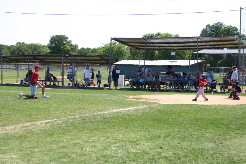 2006/05(May)/Tball-13th/800x600_2006-05-13-Tball-022-Travis-Chance.JPG