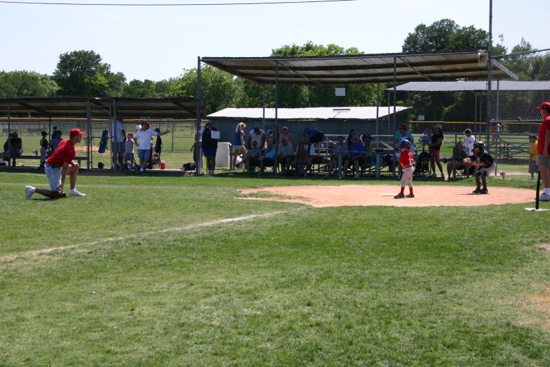 2006/05(May)/Tball-13th/800x600_2006-05-13-Tball-032-Travis-Luke.JPG