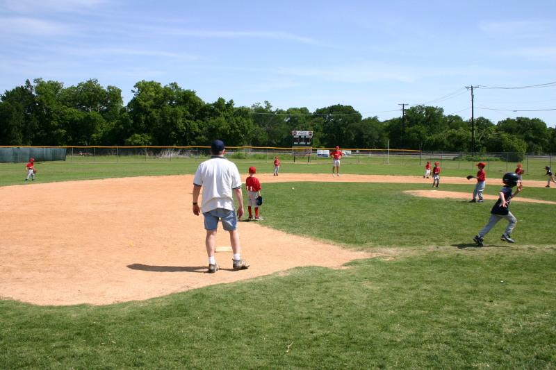 2006/05(May)/Tball-13th/800x600_2006-05-13-Tball-046.JPG