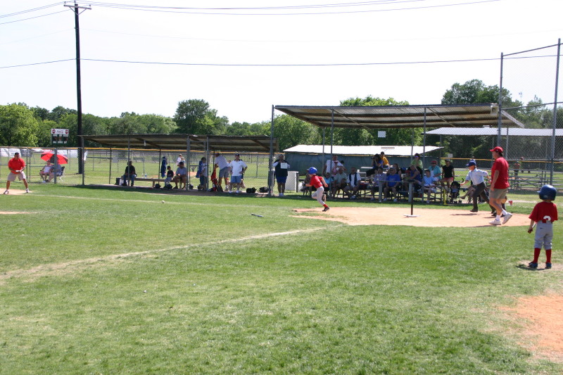 2006/05(May)/Tball-13th/800x600_2006-05-13-Tball-049-Matthew.JPG
