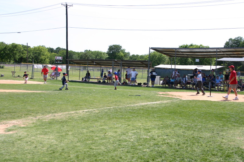 2006/05(May)/Tball-13th/800x600_2006-05-13-Tball-050-Matthew.JPG
