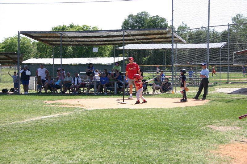 2006/05(May)/Tball-13th/800x600_2006-05-13-Tball-074-Amanda.JPG