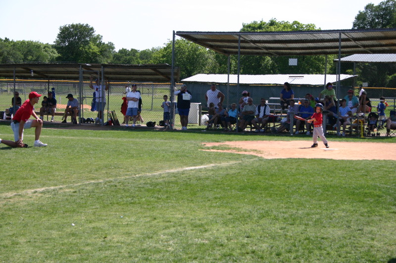 2006/05(May)/Tball-13th/800x600_2006-05-13-Tball-083-August.JPG