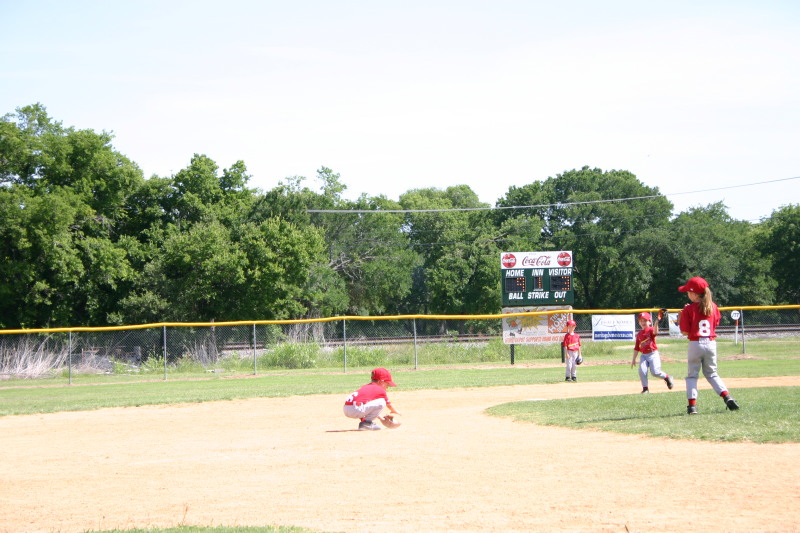 2006/05(May)/Tball-13th/800x600_2006-05-13-Tball-114-Nick.JPG