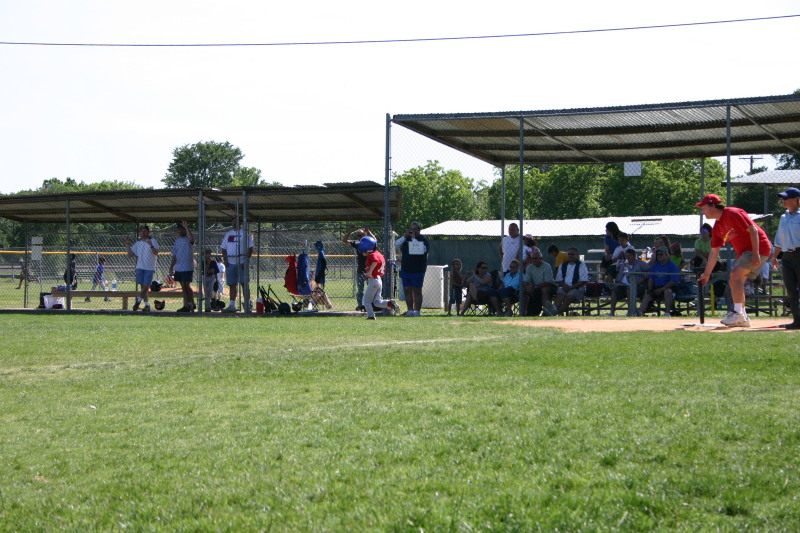 2006/05(May)/Tball-13th/800x600_2006-05-13-Tball-132-Dax.JPG