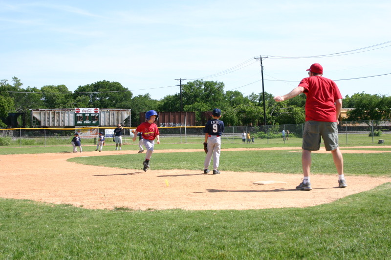 2006/05(May)/Tball-13th/800x600_2006-05-13-Tball-167-Case.JPG