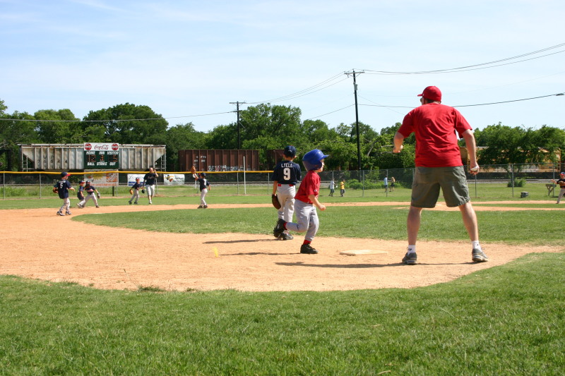 2006/05(May)/Tball-13th/800x600_2006-05-13-Tball-168-Case.JPG