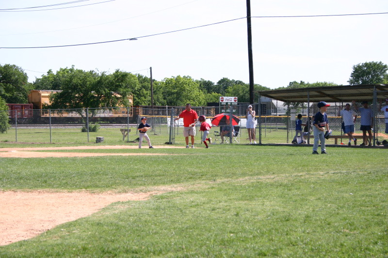 2006/05(May)/Tball-13th/800x600_2006-05-13-Tball-184-Gabe.JPG