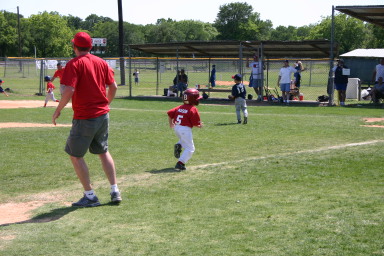 2006-05-13-Tball-034-Mason-Luke.JPG