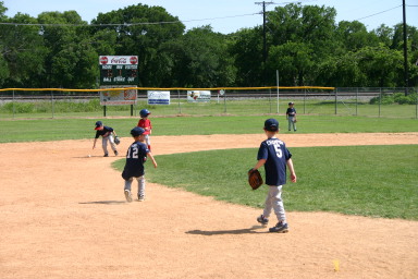 2006-05-13-Tball-082-Gabe.JPG