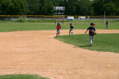 2006-05-13-Tball-085-Gabe.JPG