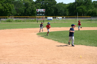 2006-05-13-Tball-087-Gabe.JPG