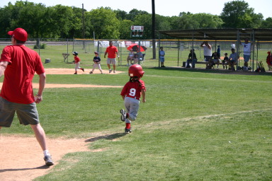 2006-05-13-Tball-095-Amanda.JPG