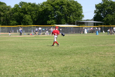 2006-05-13-Tball-108-Gabe.JPG