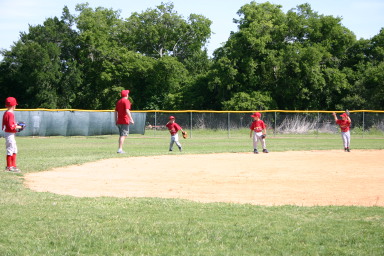 2006-05-13-Tball-118-Gabe-August-Nick-Case.JPG