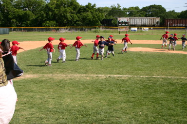 2006-05-13-Tball-196-shake-hands.JPG