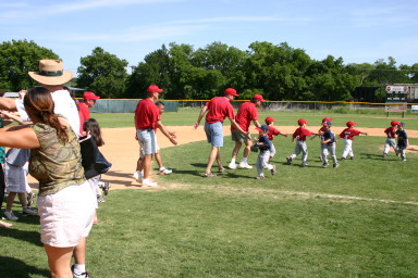 2006-05-13-Tball-199-shake-hands.JPG