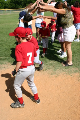 2006-05-13-Tball-207-tunnel-Chance-Gabe-August.JPG