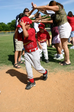 2006-05-13-Tball-209-tunnel-Amanda-Mason.JPG