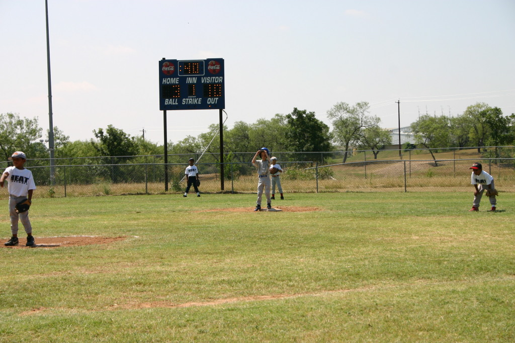 2006/06(June)/2006-06-11-Tball-Tournament/1024x768_2006-06-11-PYSA-Bulldog-Tournament-11-Chance.JPG
