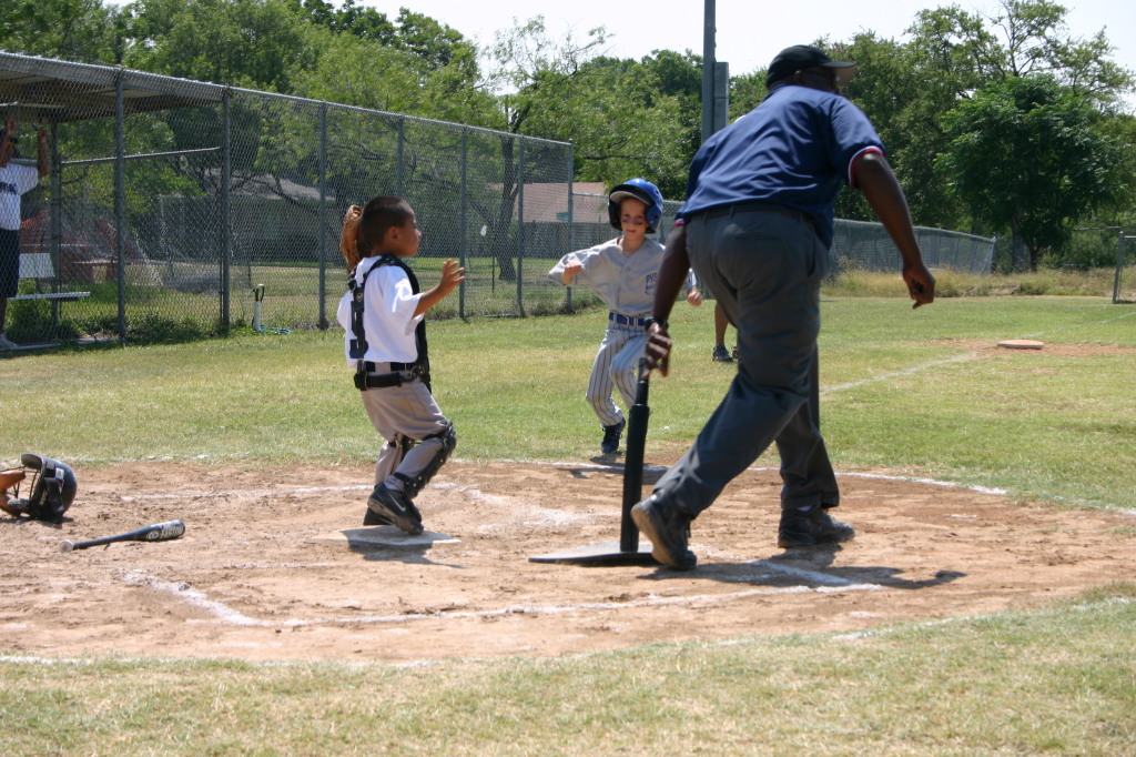 2006/06(June)/2006-06-11-Tball-Tournament/1024x768_2006-06-11-PYSA-Bulldog-Tournament-19-Chance.JPG
