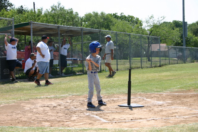 2006/06(June)/2006-06-11-Tball-Tournament/640x480_2006-06-11-PYSA-Bulldog-Tournament-04-Chance.JPG