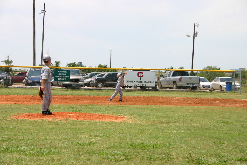2006/06(June)/2006-06-17-Tball-practice-tournament/1024x768_2006-06-17-Tball-AllStars-Bulldogs-Hays-CO-005-Joseph-throwing.JPG