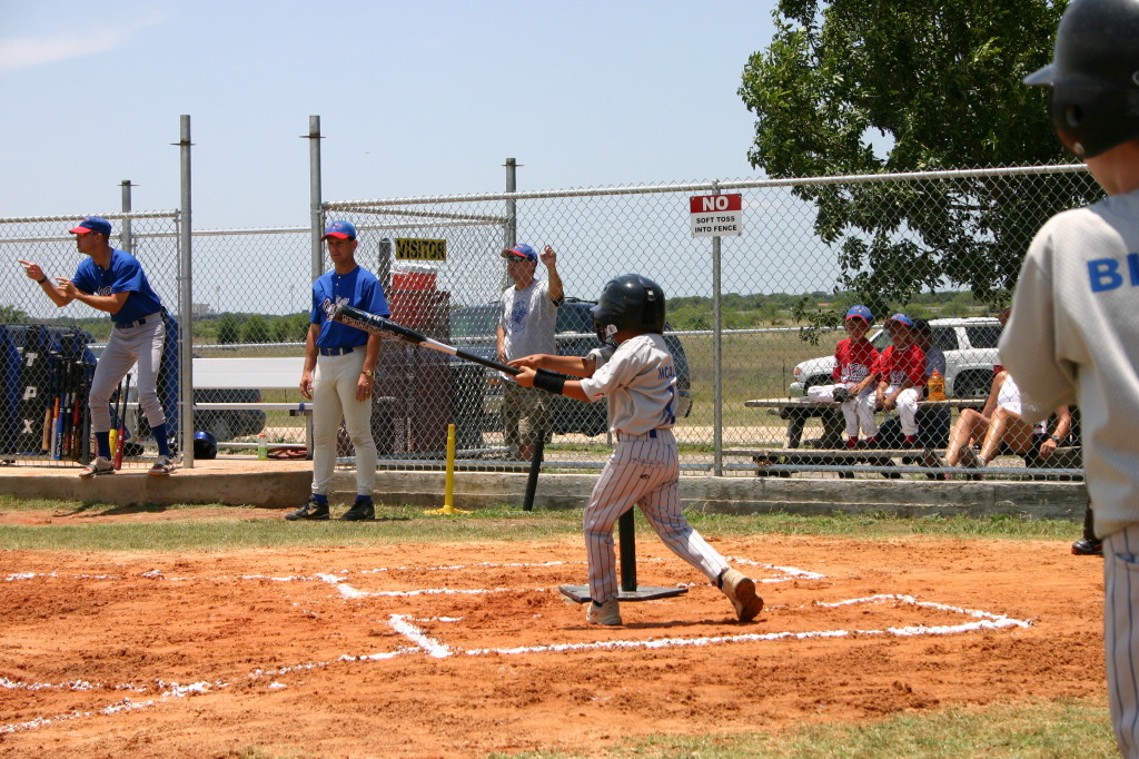 2006-06-17-Tball-AllStars-Bulldogs-Hays-CO-027-Seth-hits.JPG