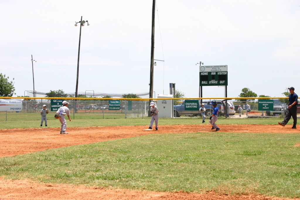 2006-06-17-Tball-AllStars-Bulldogs-Hays-CO-076-Joseph-puts-em-out-at-2nd.JPG