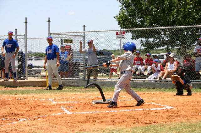 2006-06-17-Tball-AllStars-Bulldogs-Hays-CO-084-Matthew-bats.JPG
