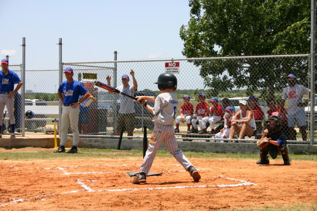 2006-06-17-Tball-AllStars-Bulldogs-Hays-CO-096-Ryan-hits.JPG