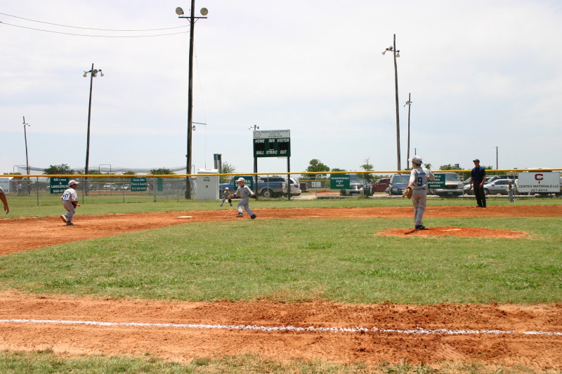 2006-06-17-Tball-AllStars-Bulldogs-Hays-CO-011-Joseph-moving-to-catch-ball-at-2nd.JPG