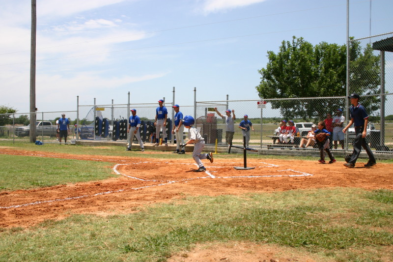 2006-06-17-Tball-AllStars-Bulldogs-Hays-CO-020-Matthew-bat-still-dropping.JPG