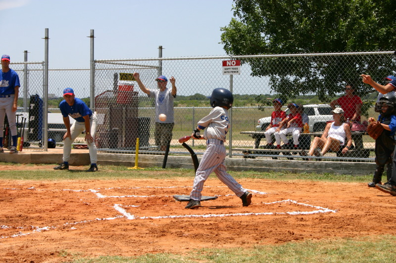 2006-06-17-Tball-AllStars-Bulldogs-Hays-CO-023-Joseph-hits.JPG
