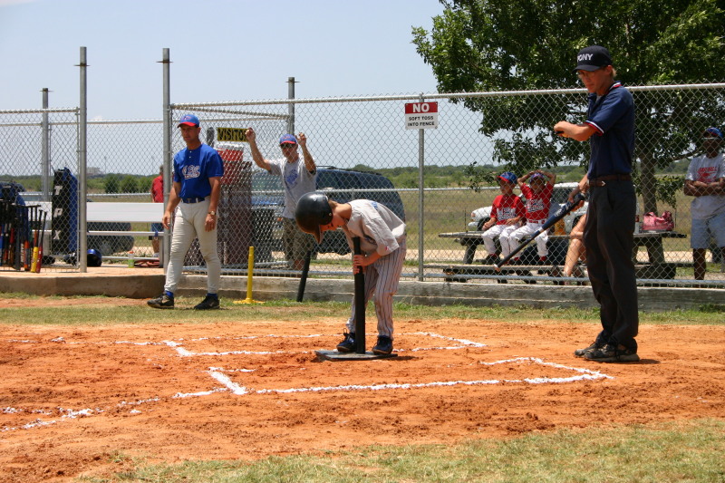 2006-06-17-Tball-AllStars-Bulldogs-Hays-CO-034-Chance-Ts-it-up.JPG
