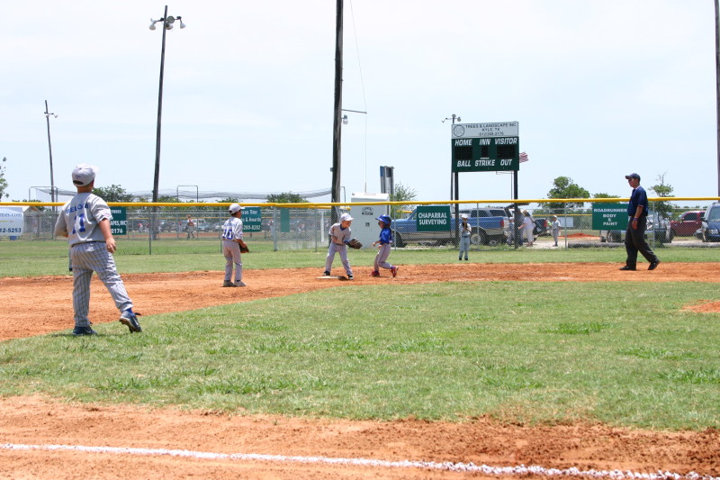 2006-06-17-Tball-AllStars-Bulldogs-Hays-CO-073-Joseph-puts-em-out-at-2nd.JPG