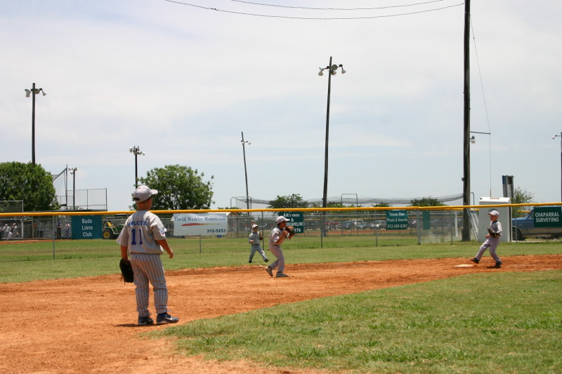 2006-06-17-Tball-AllStars-Bulldogs-Hays-CO-075-Seth-prepares-to-throw-to-2nd.JPG