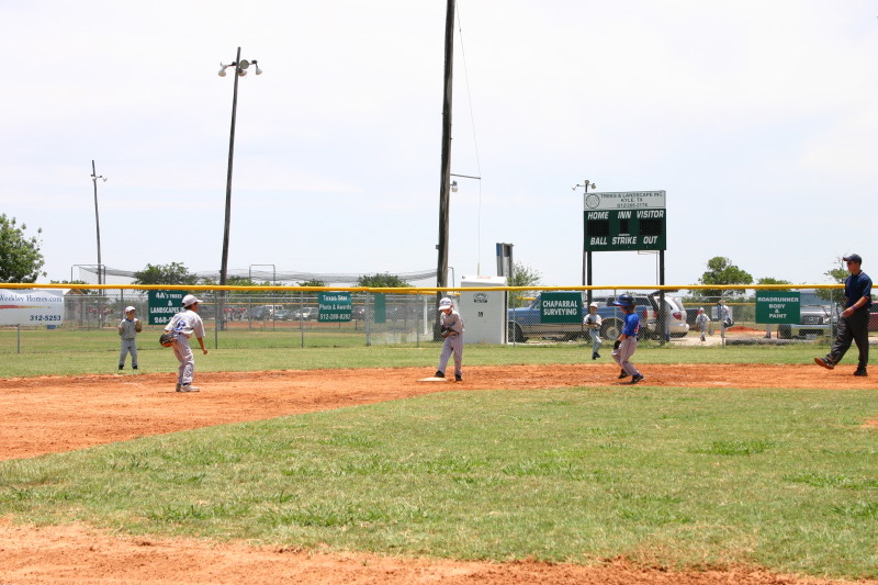 2006-06-17-Tball-AllStars-Bulldogs-Hays-CO-076-Joseph-puts-em-out-at-2nd.JPG